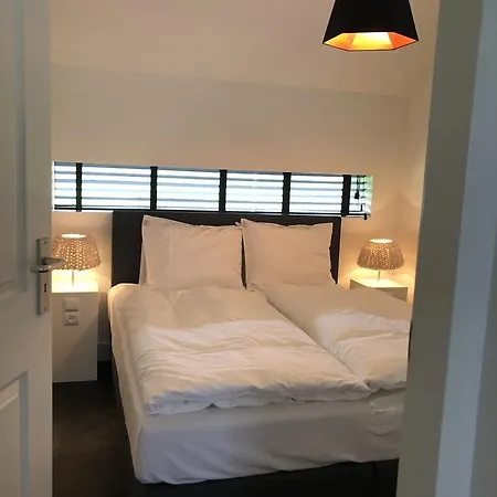 De Lindenburg Met Prive Hottub, Sunshower, Sauna, Grote Tuin Met Weidezicht En Vrije Ligging, 6-persoons *