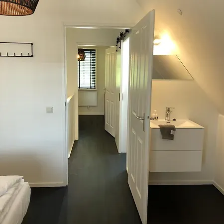De Lindenburg Met Prive Hottub, Sunshower, Sauna, Grote Tuin Met Weidezicht En Vrije Ligging, 6-persoons * Lievelde