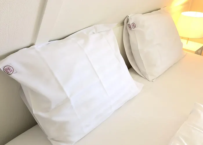 Semesterbostad De Lindenburg Met Prive Hottub, Sunshower, Sauna, Grote Tuin Met Weidezicht En Vrije Ligging, 6-persoons