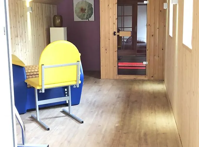 Semesterbostad De Lindenburg Met Prive Hottub, Sunshower, Sauna, Grote Tuin Met Weidezicht En Vrije Ligging, 6-persoons *