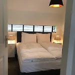 De Lindenburg Met Prive Hottub, Sunshower, Sauna, Grote Tuin Met Weidezicht En Vrije Ligging, 6-persoons *