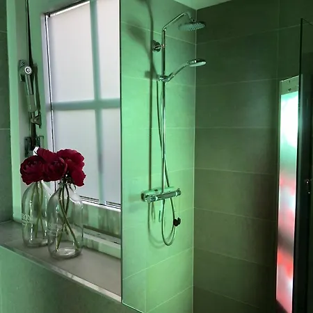 Nyaraló De Lindenburg Met Prive Hottub, Sunshower, Sauna, Grote Tuin Met Weidezicht En Vrije Ligging, 6-persoons *