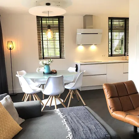 De Lindenburg Met Prive Hottub, Sunshower, Sauna, Grote Tuin Met Weidezicht En Vrije Ligging, 6-persoons 度假居 利费尔德