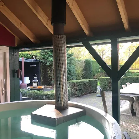 De Lindenburg Met Prive Hottub, Sunshower, Sauna, Grote Tuin Met Weidezicht En Vrije Ligging, 6-persoons 度假居 *