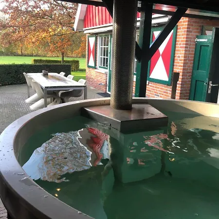 De Lindenburg Met Prive Hottub, Sunshower, Sauna, Grote Tuin Met Weidezicht En Vrije Ligging, 6-persoons 度假居 *